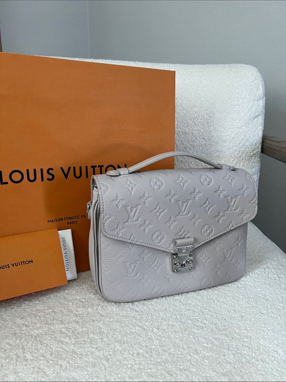 Louis Vuitton Light Gray Empreinte Pochette Metis Satchel
